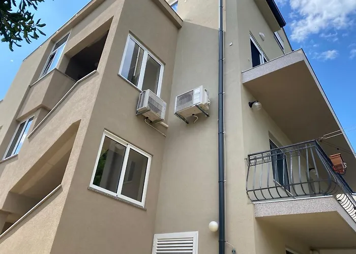 Apartments Mirta